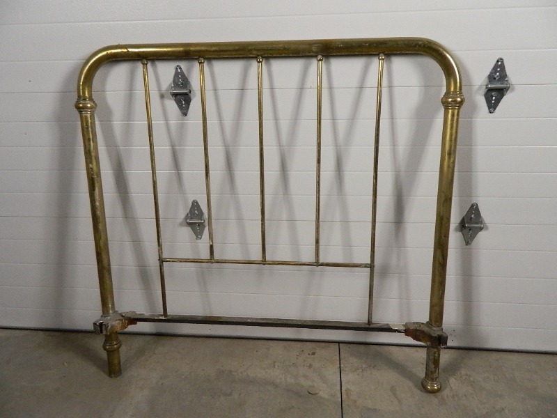 lot 122 image: Old Brass Headboard