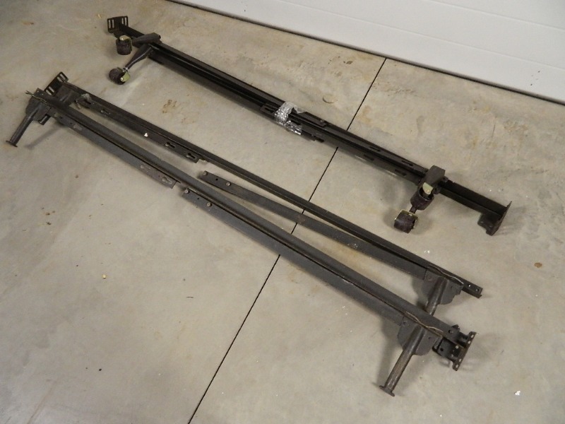 lot 124 image: 2 Adjustable Bedframes