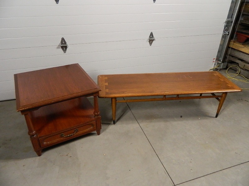 lot 126 image: 2 Tables