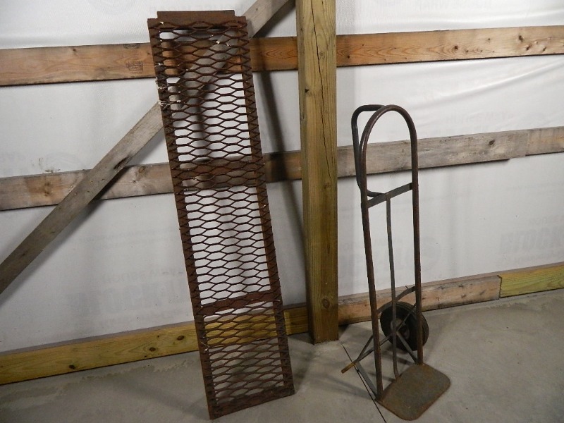 lot 144 image: Trailer Ramp and Cart