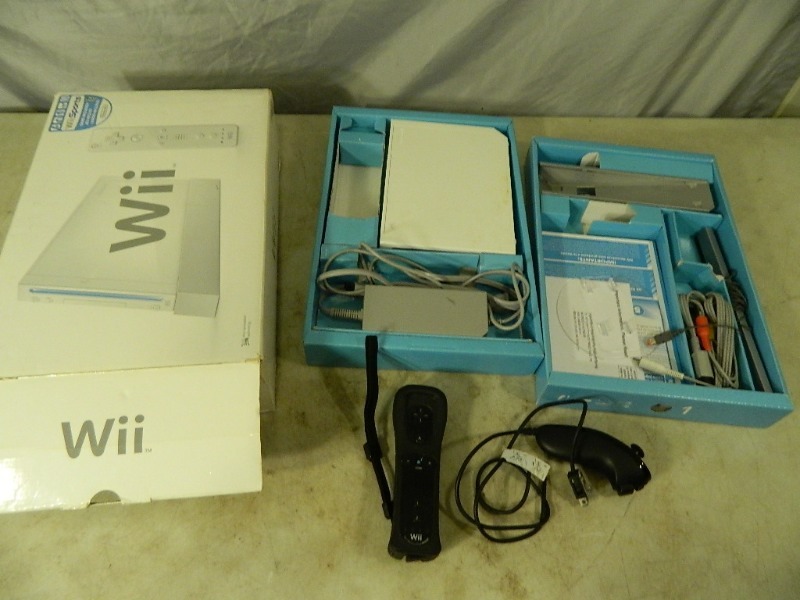 lot 168 image: Nintendo Wii in Box