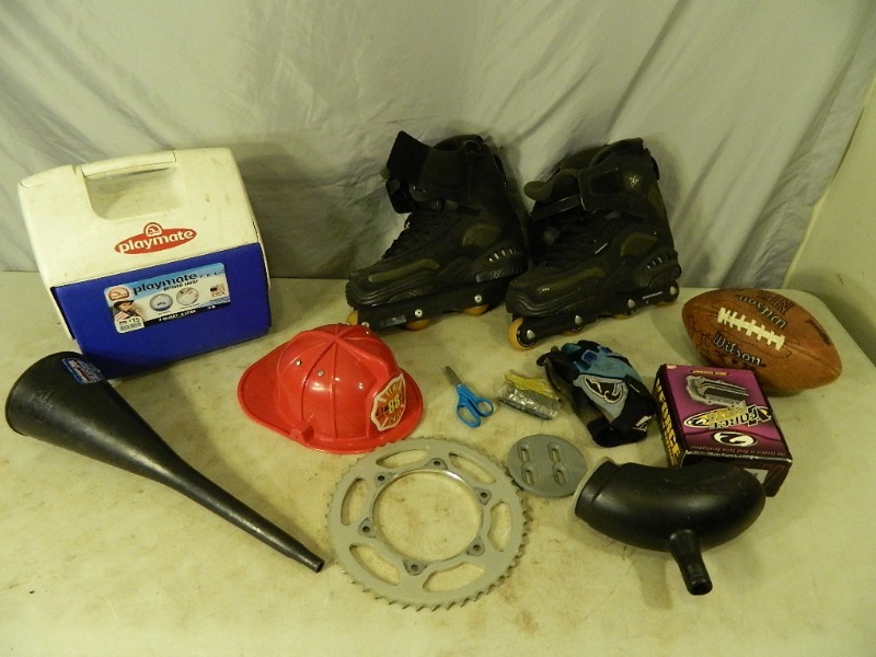 lot 171 image: Rollerblades, Dirtbike Parts, Cooler