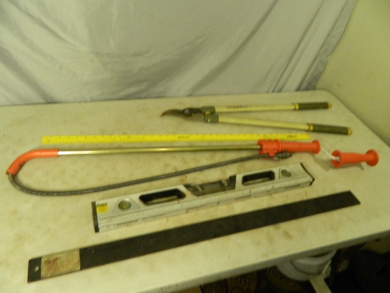 lot 176 image: Long Handle Tools