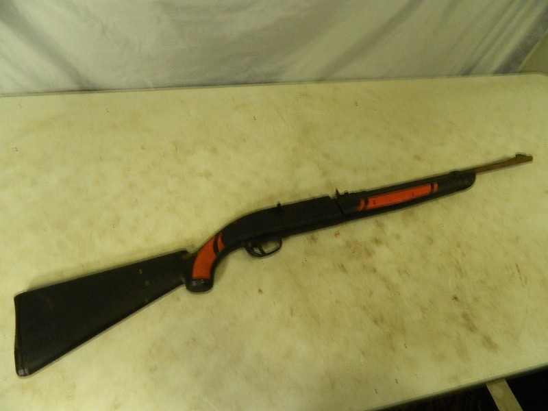 lot 178 image: Crosman Air Rifle