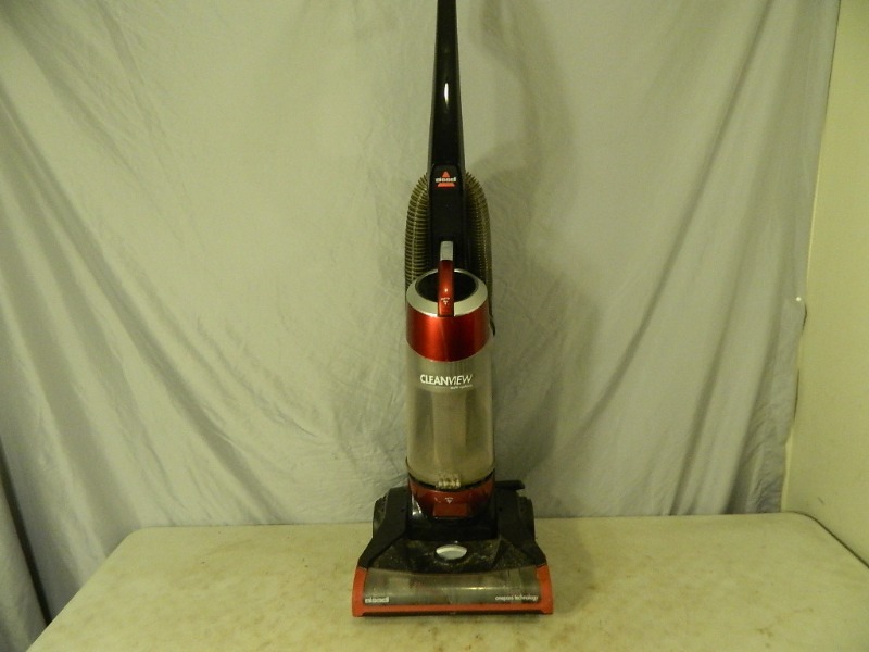 lot 180 image: Bissel Cleanview Bagless Vacuum