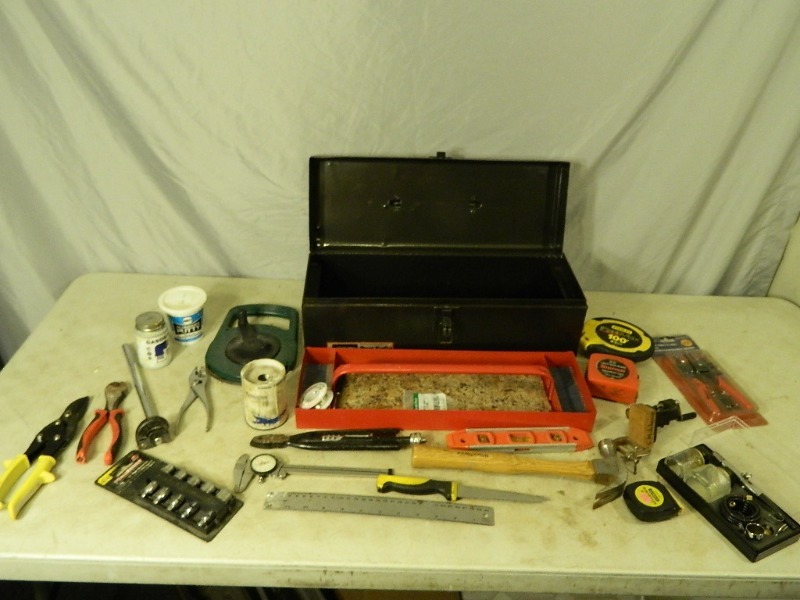 lot 190 image: Toolbox with Contents
