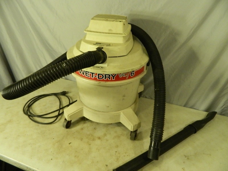 lot 192 image: Craftsman 6 Gallon Wet Dry Vac