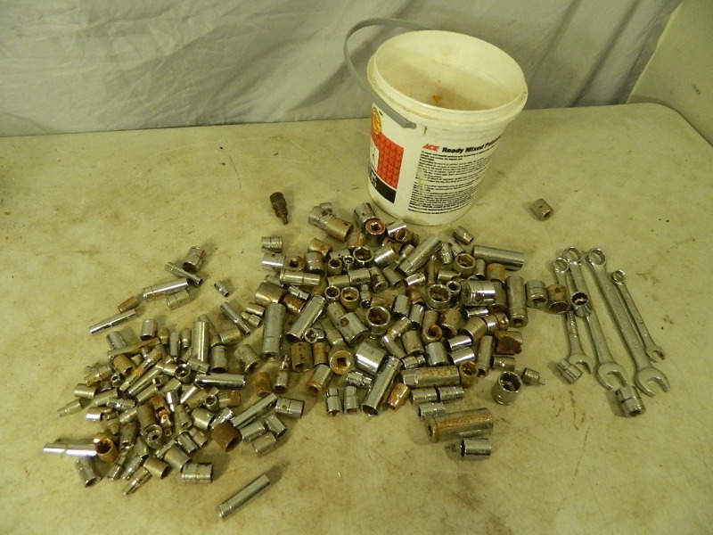 lot 203 image: Bucket of Sockets
