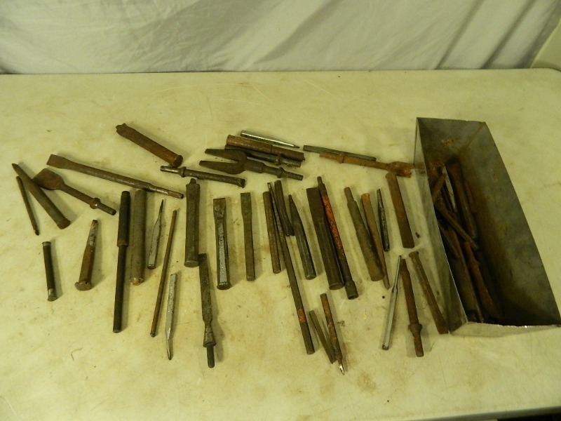 lot 205 image: Large Assortment of Chisels and Pucnhes