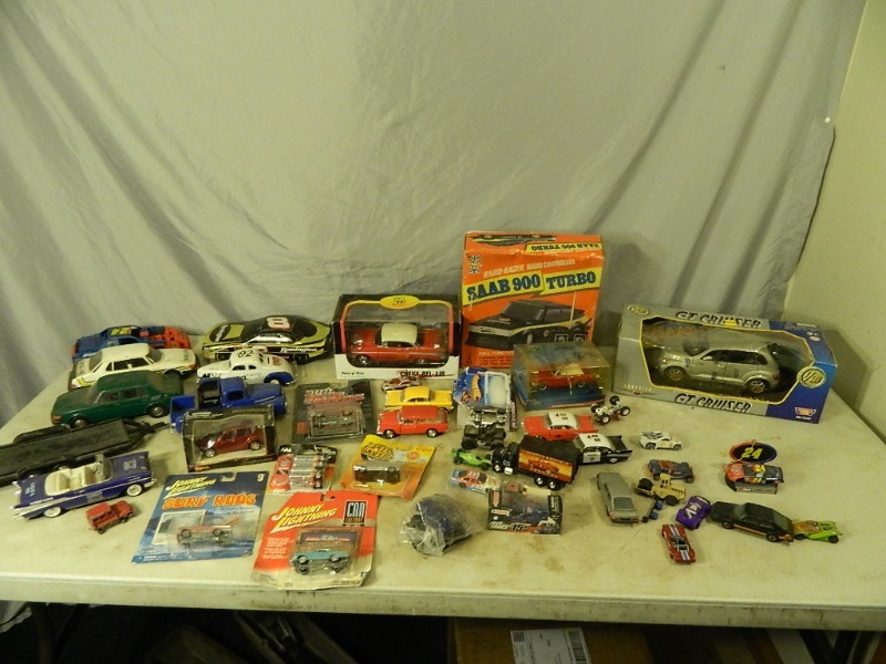 lot 215 image: Collectible Toy Cars