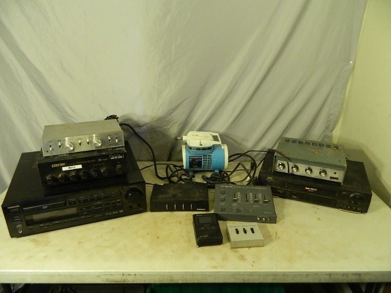 lot 221 image: Assorted Audio and Electronics