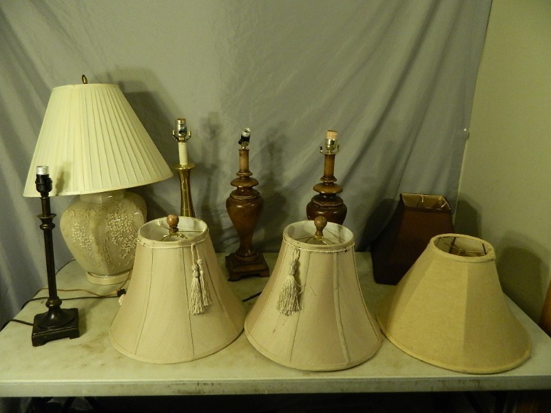 lot 225 image: Lamps