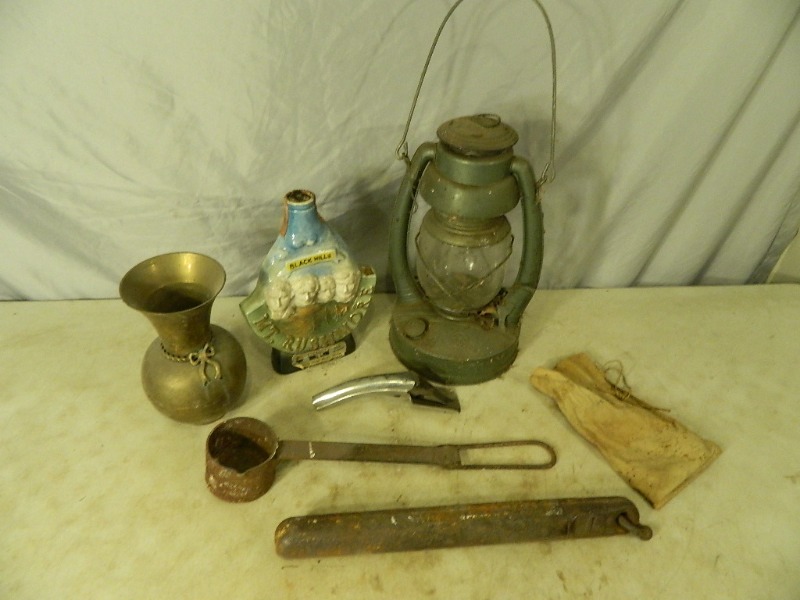 lot 232 image: Antiques and Collectibles