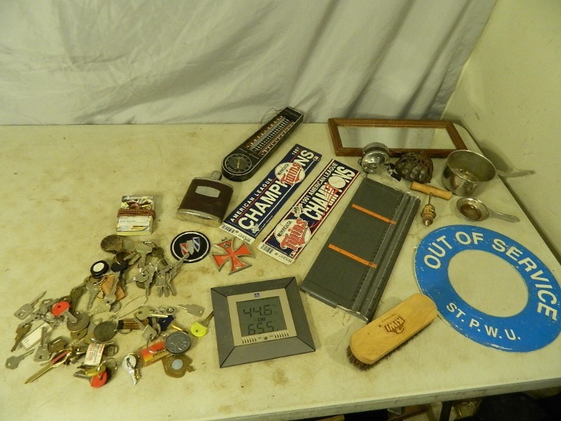 lot 238 image: Paper Cutter, Collectibles, and More