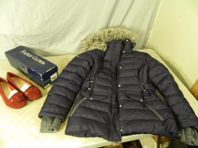 lot 253 image: Ladies Coat and Shoes
