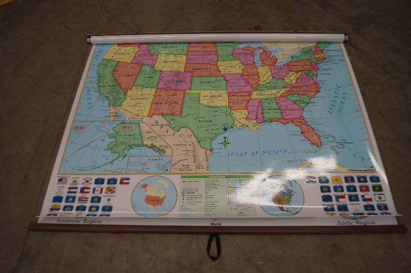 US & World Pull Down Map