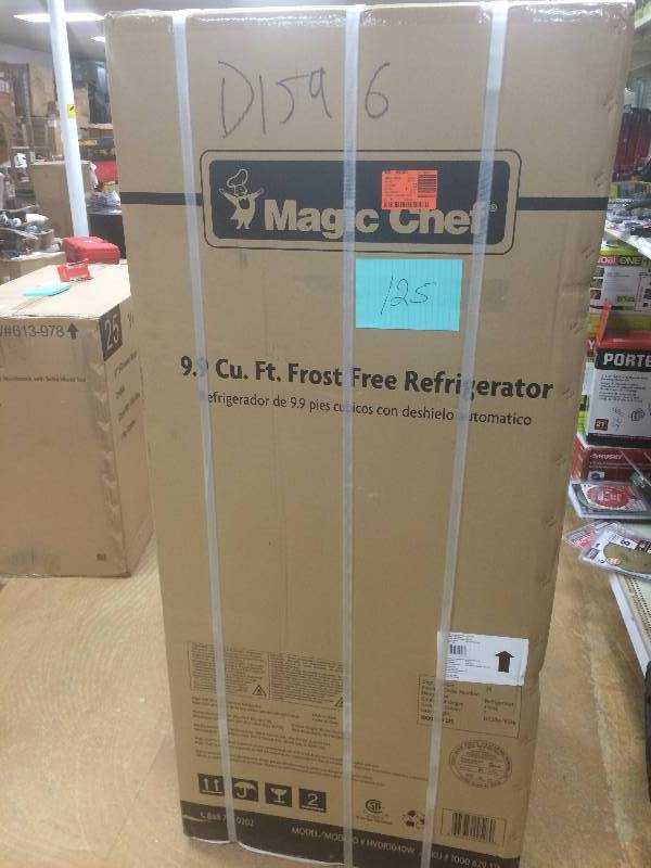Magic Chef 9.9 CU FT Frost Free Refrigerator