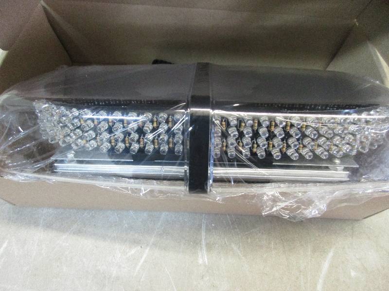 lot 8 image: LED strobe light 12 volt magnetic NEW