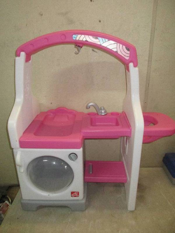 lot 32 image: step 2 clothes washing station