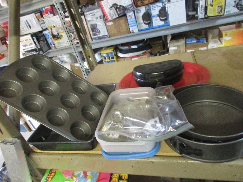 lot 38 image: kitchen pans - 2 cheese cake pans muffin pan 8x10