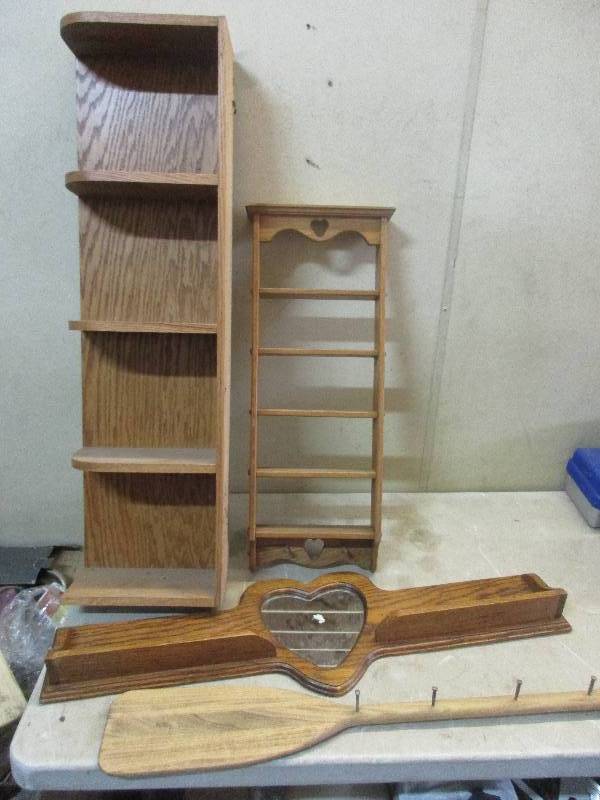 lot 40 image: wall decorations - 3 shelves and 1 oar w hooks