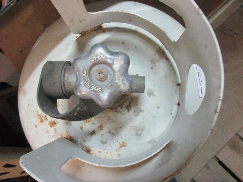 lot 53 image: propane tank