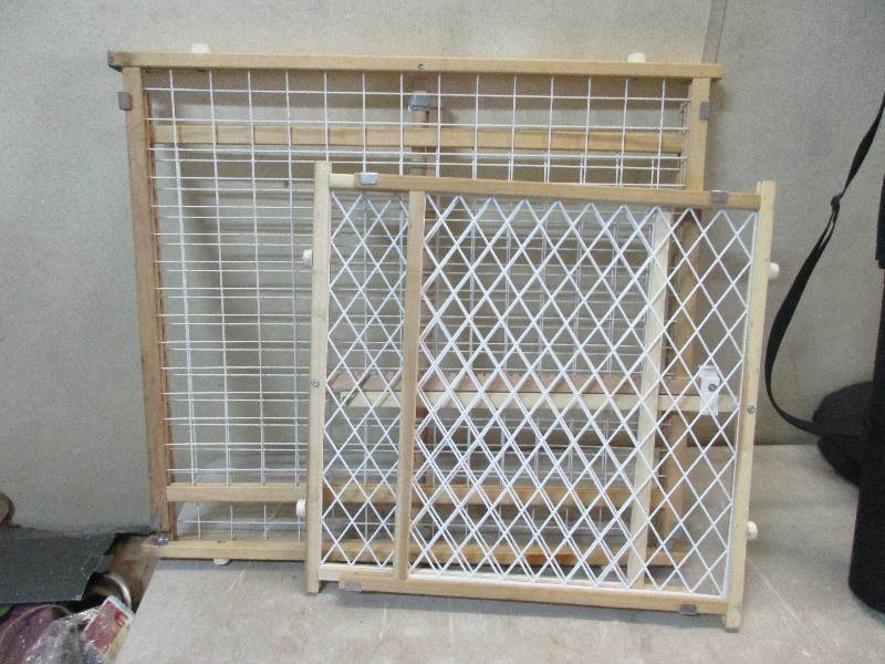lot 54 image: 2 baby gates