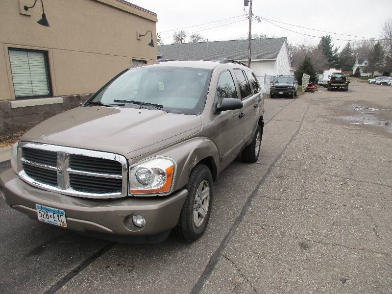 lot 2 image: 2005 Dodge Durango