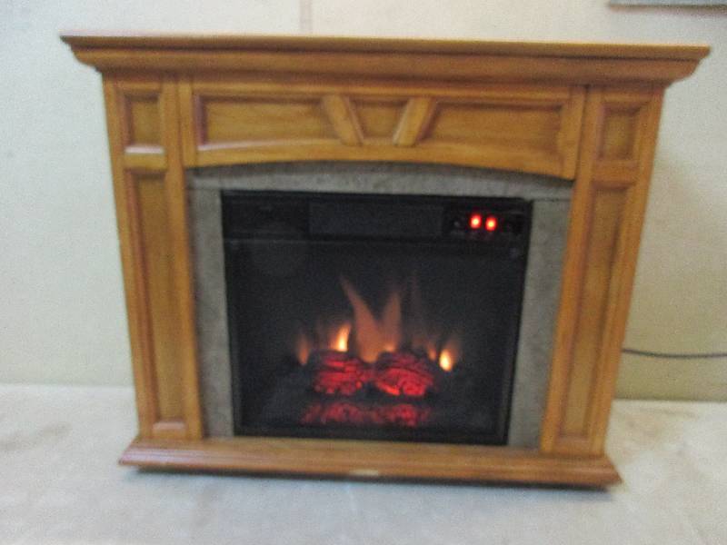 lot 64 image: electric fireplace - tested - works great