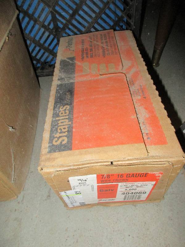 lot 81 image: Paslode staples part number 404069 1 box