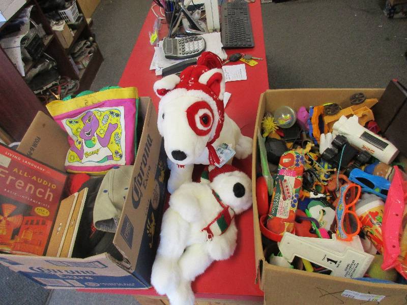 lot 118 image: kids toys - stuffed animals- hats - speakers - advanced comics magizenes -