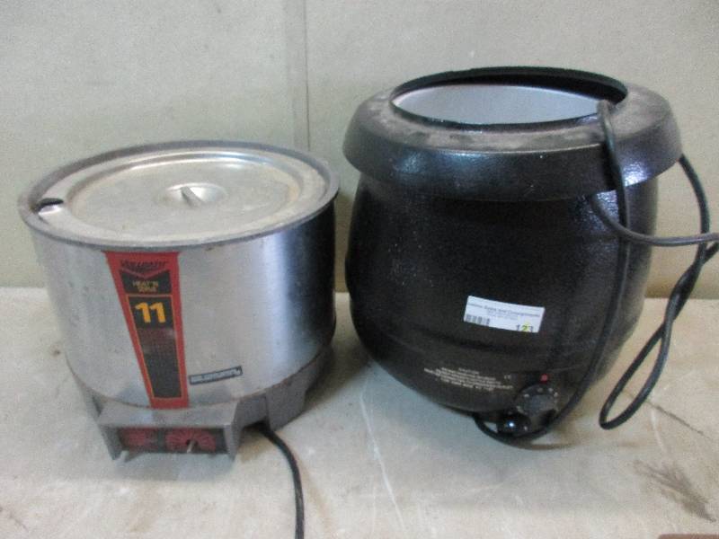 lot 123 image: 2 electric kettles