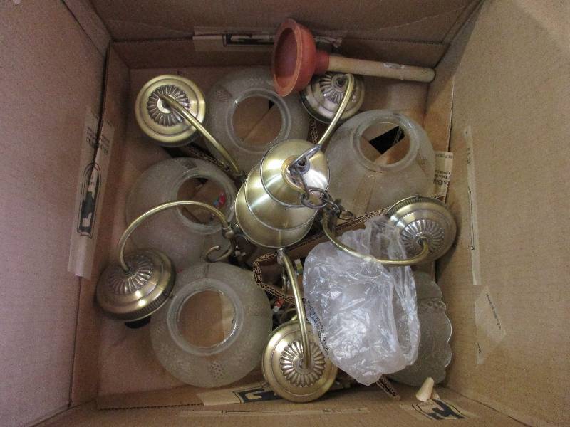lot 128 image: light fixture and ceiling fans