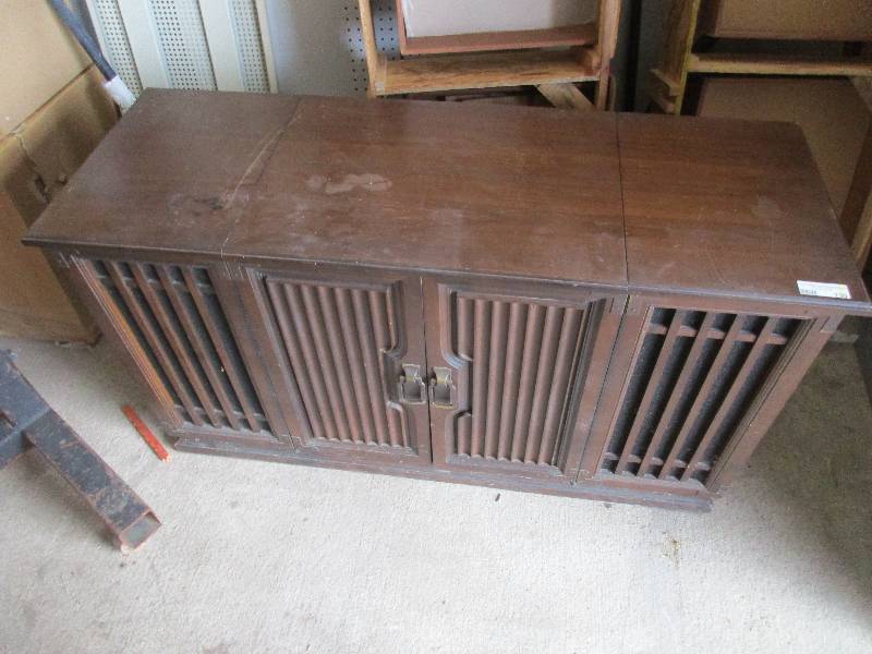lot 130 image: vintage record player