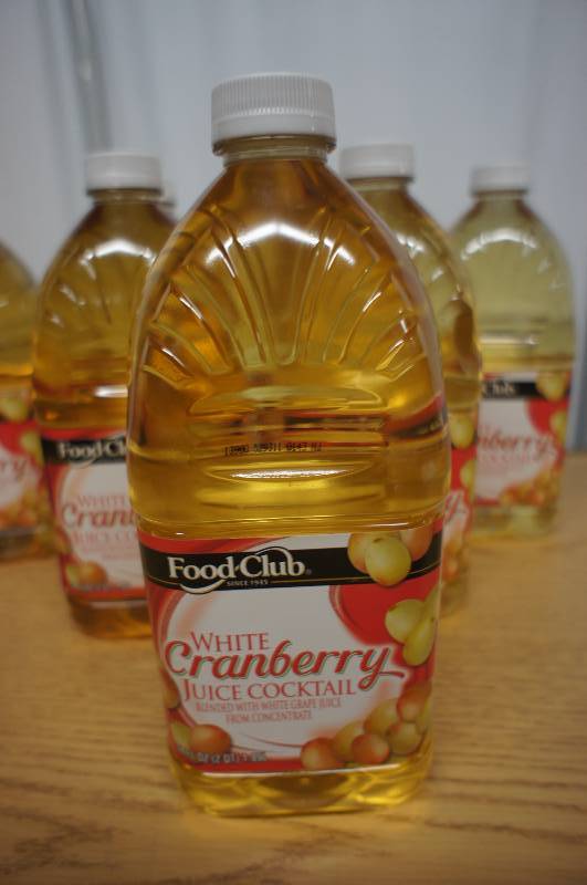 Lot of 7 - 64 oz bottles of Food Club White Cranberry Juice Cocktail Exp - 916