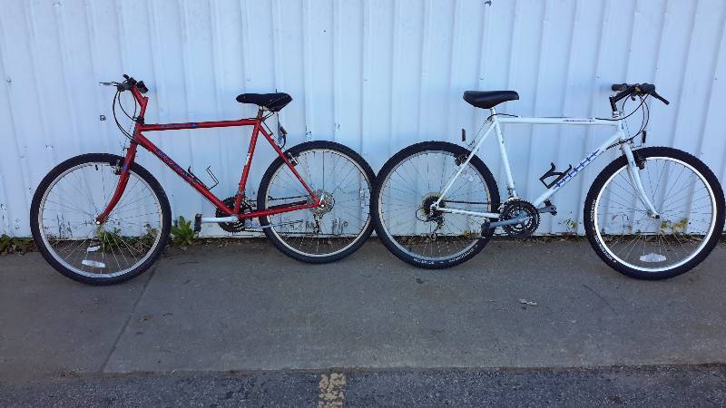 lot 32 image: Pair of mountain bikes