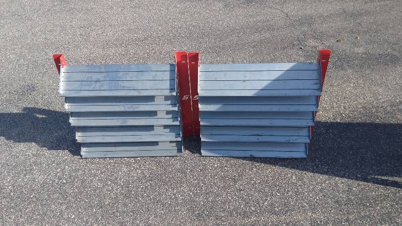lot 25 image: Snap-on wall tray organizers-one pair