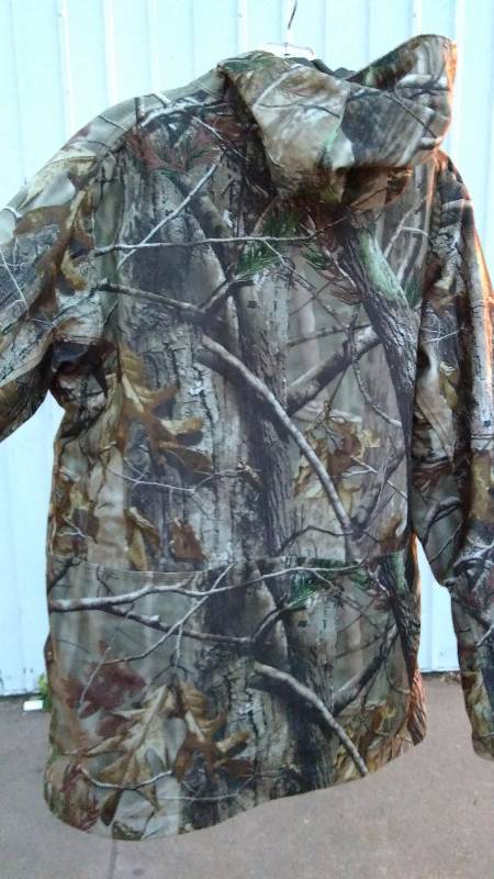 lot 38 image: Game-winner brand hunting jacket