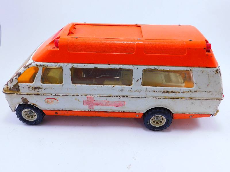 lot 49 image: Vintage Tonka Ambulance