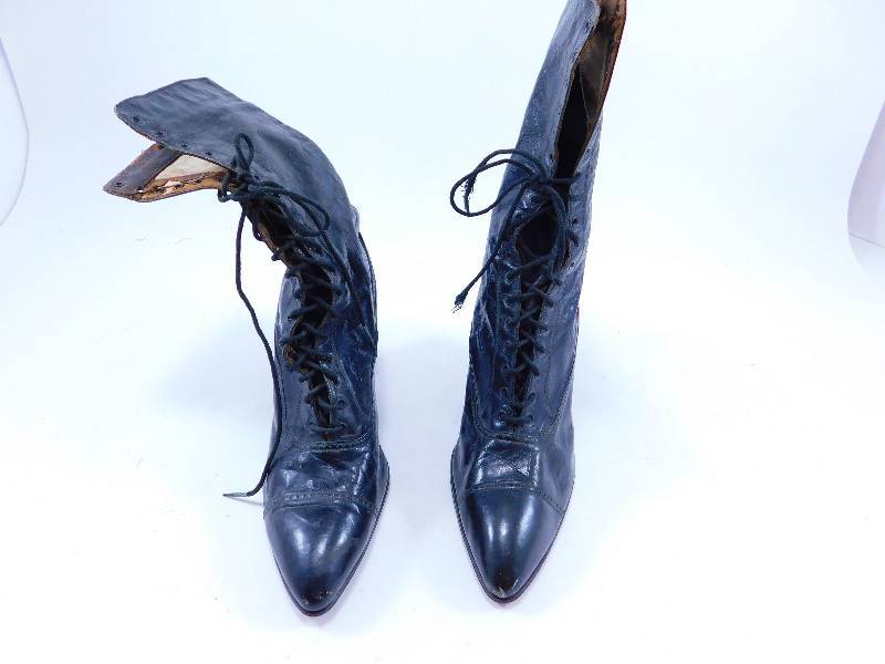 lot 57 image: Vintage Boots