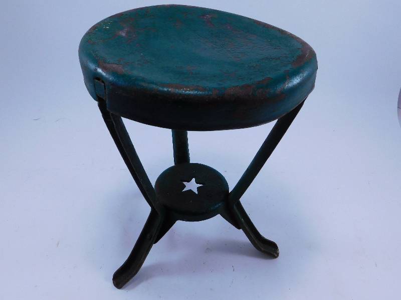 lot 58 image: Vintage Metal Stool