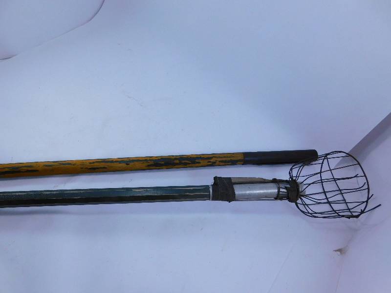 lot 74 image: Vintage Light Bulb Changer
