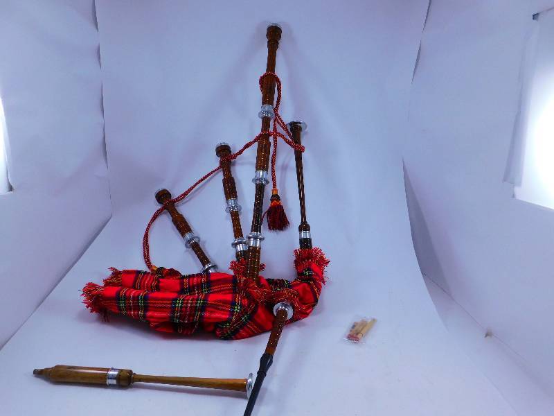 lot 73 image: Bagpipes
