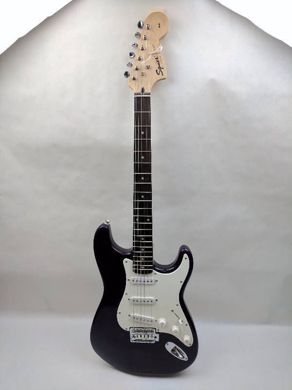 lot 77 image: SQUIRE AFFINITY STRAT Purple-Body Guitar Year 2000 INDONESIAN In soft case