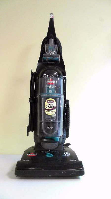 lot 500 image: Bissell Cleanview Helix Vacuum