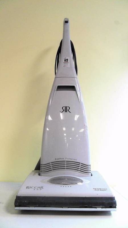 lot 501 image: Riccar Model R200 Vacuum