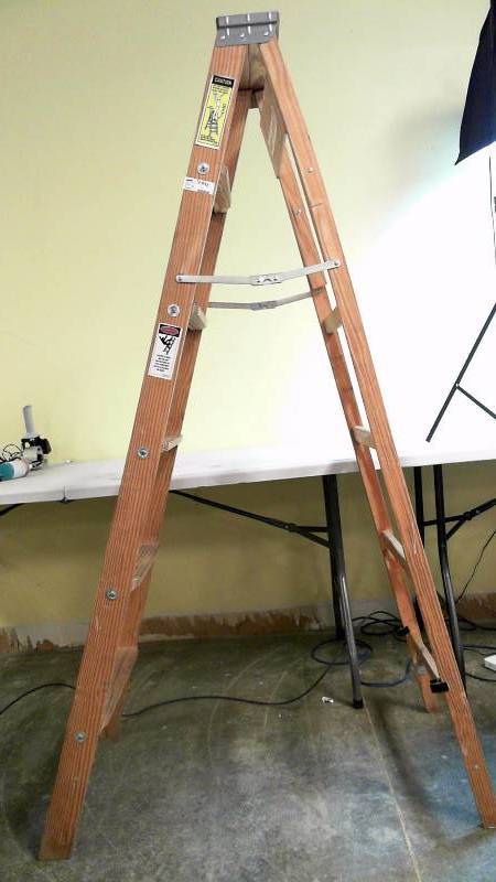 lot 505 image: Keller 6 Wooden Ladder