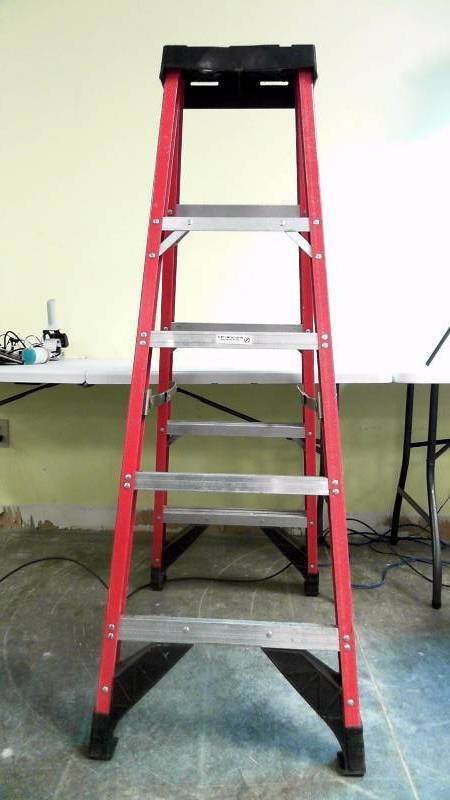 lot 507 image: Werner 5 Fiberglass Ladder