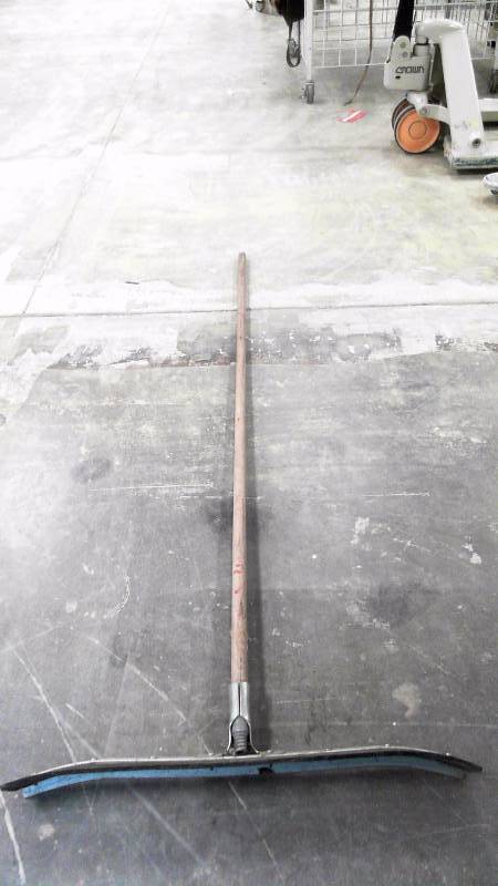 lot 532 image: Floor Squeegie Wooden Handle