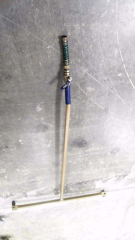 lot 536 image: American Water Broom Sidewalk Brush